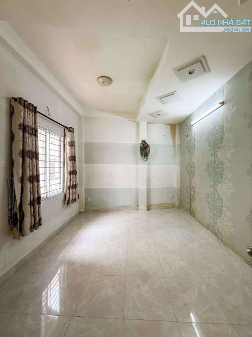 NGUYỄN VĂN TRỖI • NGUYỄN ĐÌNH CHÍNH P15 PHÚ NHUẬN • 3 TẦNG ĐÚC THẬT • 2 CĂN RA HẺM LỚN - 1