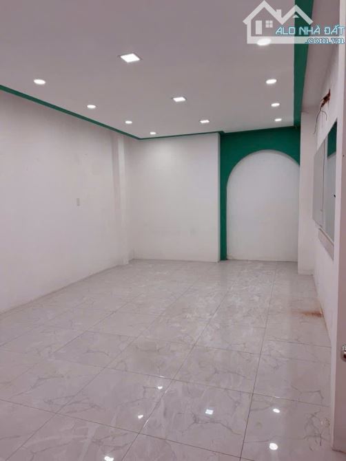 71.2m² BÁN NHÀ 3 TẦNG MẶT TIỀN LÔ GÓC PHAN VĂN TRỊ-NGANG 4m CHỈ 17,5 TỶ - 1