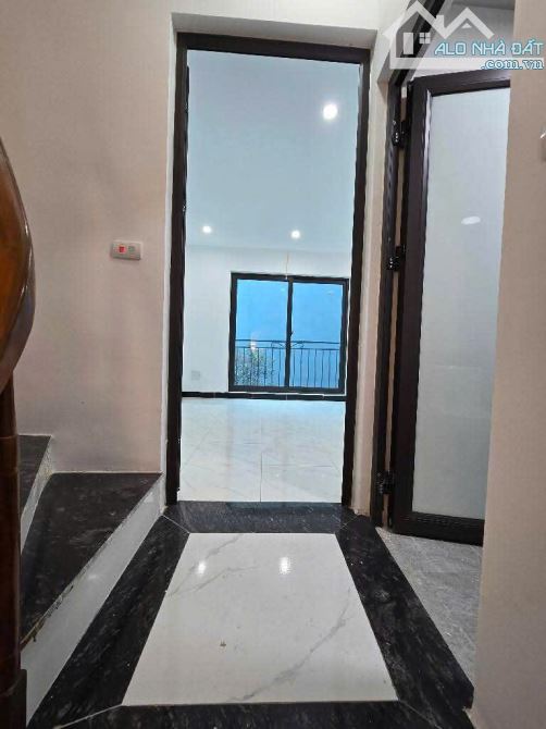 CƠ HỘI HIẾM - NHÀ 35M² FULL ĐỒ - NGÕ THÔNG - Ô TÔ ĐỖ CỬA - TRUNG TÂM NGŨ HIỆP - 4.9 tỷ - 1