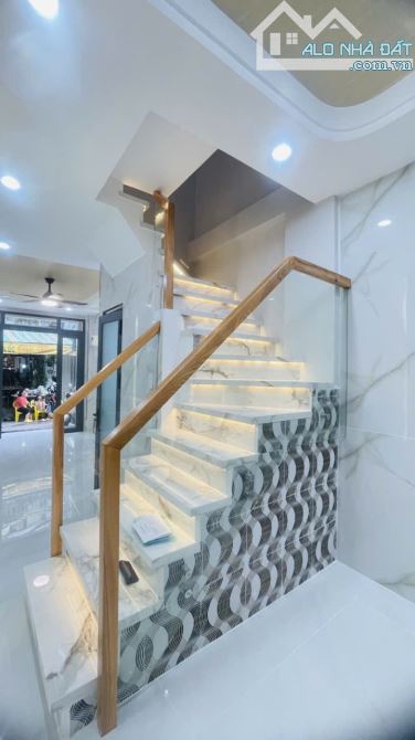 Bán gấp nhà mới 3 tầng, 3 PN Ni Sư Hùynh Liên, hẻm xe hơi, gần chợ Tân Bình, 4.x tỷ. TL - 1