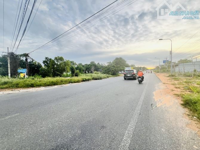 Bán 3500 m2 mặt tiền nhựa Nguyễn Thông đường ra khu resort nổi tiếng, Trường DH Phan Thiết - 1
