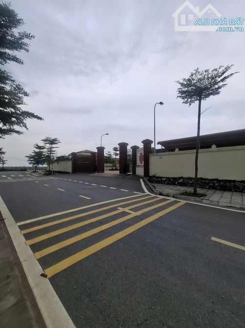 Bán mảnh đất Đấu giá Vip MT 9m giá 2x tr/m sẵn sổ CC luôn - 1