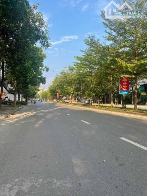 Bán lô đất kinh doanh đẹp mặt Bình Than rộng 40m tại Bò Sơn 1, tp BN. ♦️DT 81m2 - 1