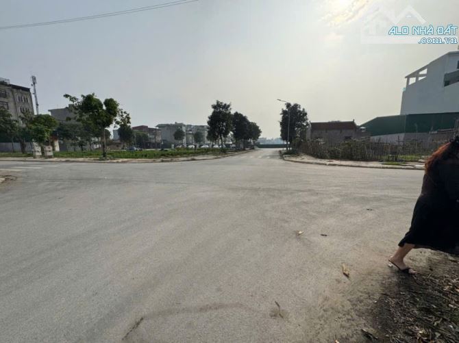 BÁN ĐẤT TỪ SƠN BẮC NINH-100m2 NHỈNH 7 TỶ-Ô TÔ THÔNG BÀN CỜ-VỈA HÈ RỘNG-KINH DOANH - 1