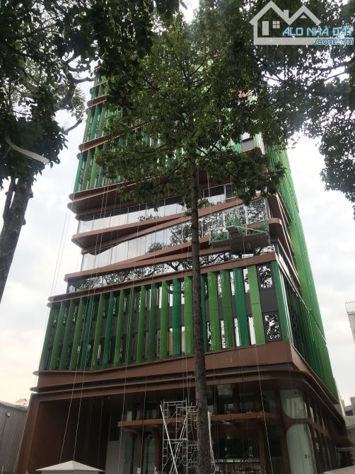 CHUYỂN NHƯỢNG TOÀ NHÀ VĂN PHÒNG 2,450M2- MT LÝ TỰ TRỌNG- 500 TỶ - 1