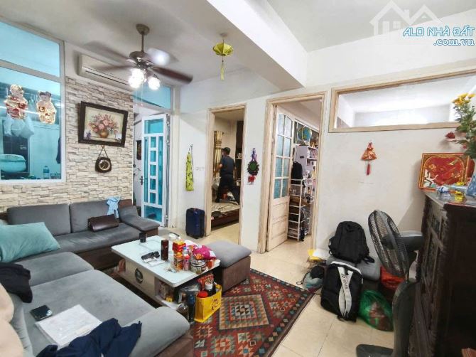 CHUNG CƯ CẦU GIẤY - SỔ ĐỎ CẤT KÉT - 1 PHÚT RA ĐƯỜNG CẦU GIẤY - 61M2 2 NGỦ GIÁ CHỈ HƠN 4 TỶ - 1
