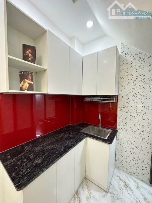 Hẻm 8m ngay Chợ hoa Hồ Thị Kỷ. Q10. 3 tầng mới tinh. 2PN. 3WC. Chỉ hơn 4đ. - 1