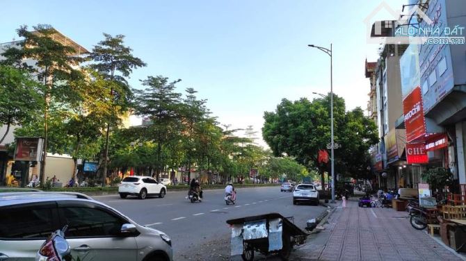 Bán nhà Ngô Gia Tự 36m2- mt4m- 5 tầng- 6.2 tỷ- gần ô tô, hàng xóm KĐt Việt Hưng - 1