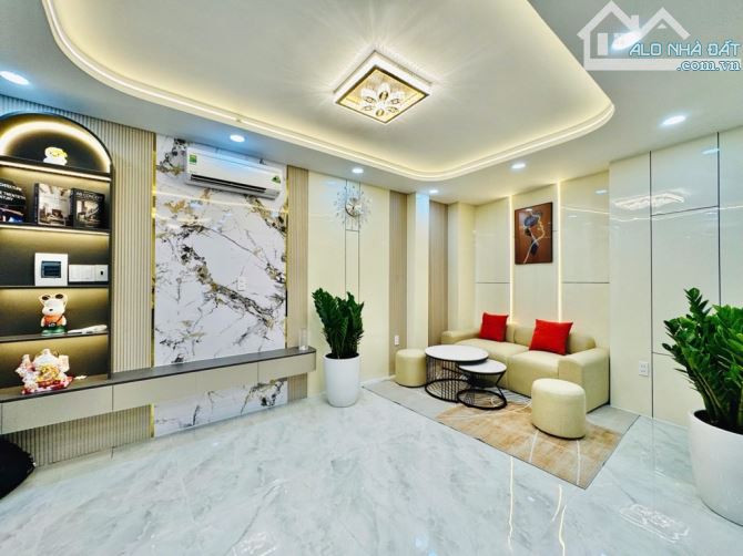 🔥HẺM XE HƠI🔥P.25 BÌNH THẠNH - NGAY HÀNG XANH - 4 TẦNG 💥30M2💥 - NGANG 5,5M - CHỈ 5.x TỶ - 1
