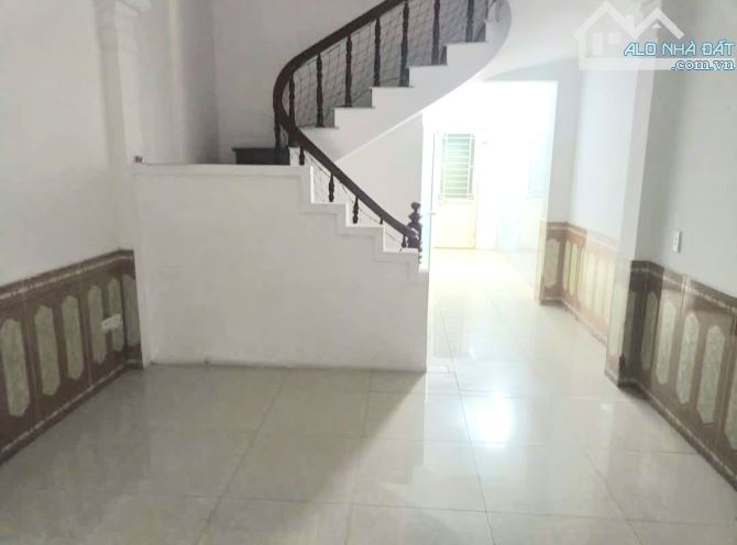 Bán nhà Miếu Hai Xã, Dư Hàng Kênh, Lê Chân, Hải Phòng. 3,5 tầng, 39m2, 3,05 tỷ. Ngang gần - 1