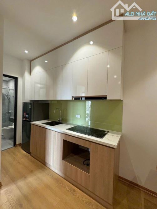 BÁN TÒA APARTMENT TRÍCH SÀI, TÂY HỒ - 100M² x 9T THANG MÁY - DÒNG TIỀN 135TR/TH - Ô TÔ - 1