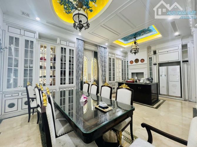 BÁN BIỆT THỰ KĐT THÀNH PHỐ GIAO LƯU - 234M² x 4T THANG MÁY - FULL NỘI THẤT - GẦN HỒ - 1