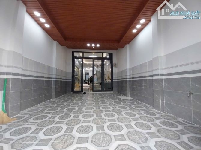 Bán Nhà 3 Tầng - 88m2 - Xe hơi Ngủ Trong Nhà - NHÀ ĐẸP LUNG LINH Tân Chánh Hiệp Q12 - 1
