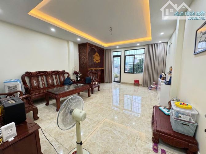 Nhà Mặt phố Đông Các Đống Đa 52m2 6 tầng mặt tiền 5.8m - 1