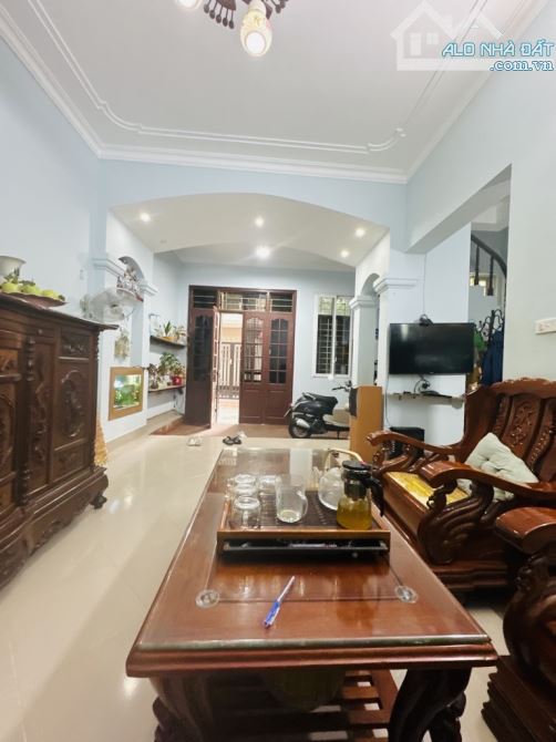 Nhà Trần Bình 4 tầng, MT 7,1 m, diện tích 55m , giá 14,5 tỷ. Ngõ nông thông, ô tô tránh, f - 1
