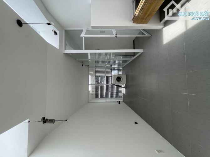 BÁN NHÀ HẺM Ô TÔ 8M 5 TẦNG 50M2 KHU PHÂN LÔ NGAY NGUYỄN HỮU CẢNH GIÁP TT Q1 CHỈ HƠN 10 TỶ - 12