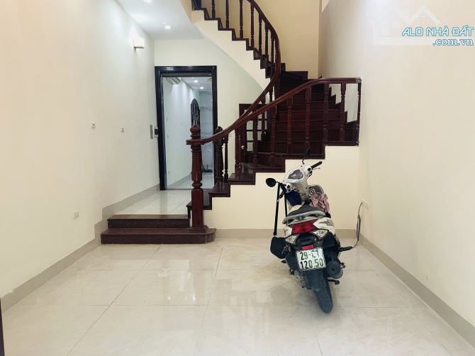 BÁN NHÀ NGÕ 61 HOÀNG CẦU, ĐỐNG ĐA, MẶT NGÕ Ô TÔ TRÁNH 60m2 4T MT 3,9  26,5 tỷ. - 12