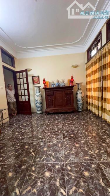 🏠 BÁN NHÀ PHÂN LÔ - NGUYỄN VĂN HUYÊN - CẦU GIẤY - Ô TÔ ĐỖ CỬA - HAI THOÁNG  -22 TỶ - 13
