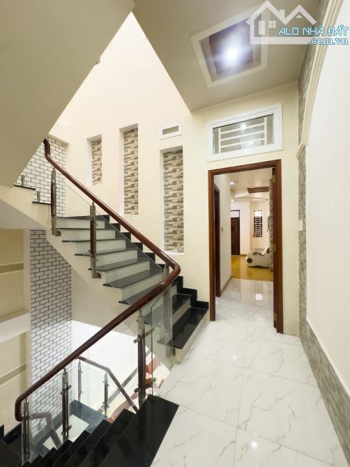 BÁN NHÀ 2 LẦU - ĐƯỜNG SỐ 4, KDC HỒNG PHÁT - 15