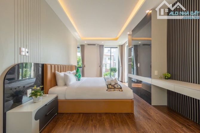 BÁN CĂN BIỆT THỰ GÓC 2 MẶT TIỀN ĐƯỜNG NGUYỄN SƠN, HẢI CHÂU - GIÁ 18,5 TỶ TL. GỌI HƯƠNG - 15