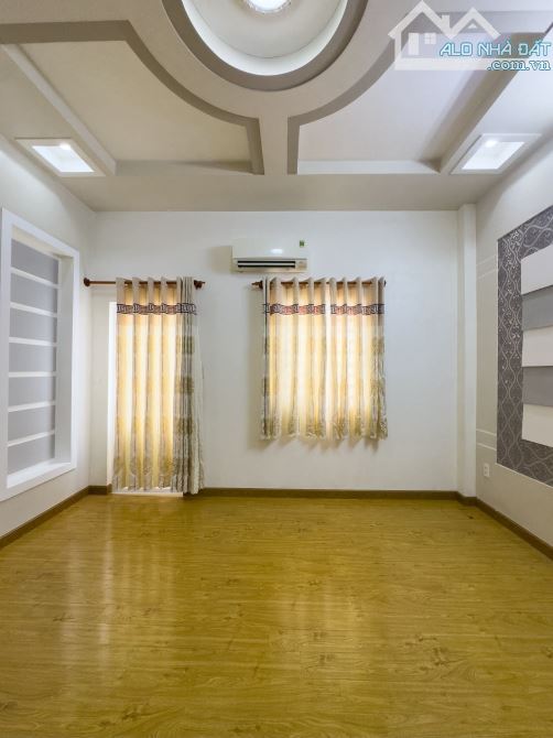 BÁN NHÀ 2 LẦU - ĐƯỜNG SỐ 4, KDC HỒNG PHÁT - 17