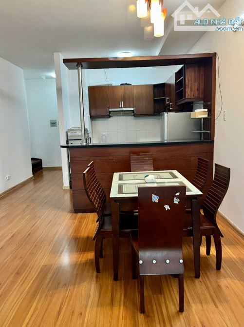 Cho thuê căn hộ 2PN, 2WC, 80m2 chỉ 13 triệu tại Orient Apartment, Bến Vân Đồn, Q4 - 18