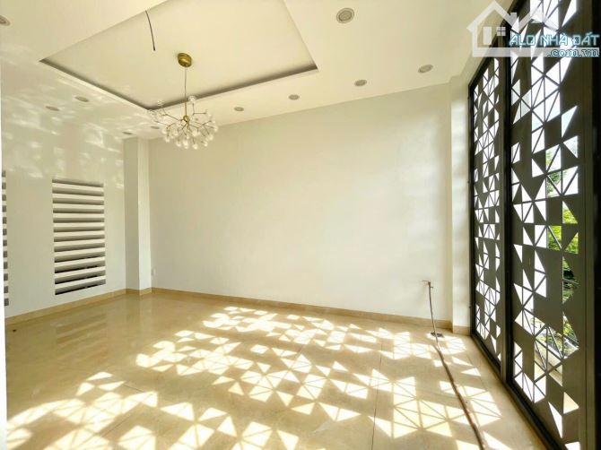 Cần Bán - BIỆT THỰ VIP - PHẠM PHÚ TIẾT - - 195m2 - Chỉ 22 Tỷ - 21
