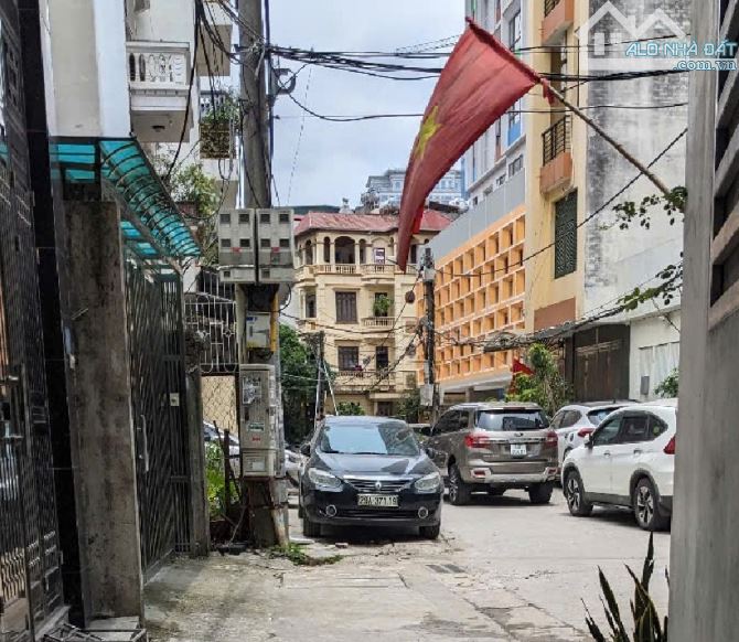 chủ cần nhà Cầu Giấy, ô tô tránh đỗ cổng, gara trong nhà, giá 12.5 tỷ - 2