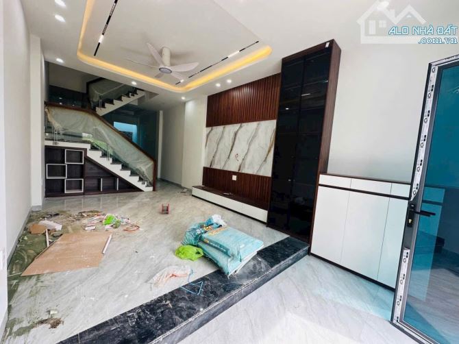 Siêu phẩm CĂN NHÀ ĐỘC LẬP 3 TẦNG Ô TÔ ĐỖ CỬA CỐNG MỸ- NAM SƠN - AN DƯƠNG - 2