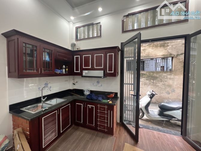 Chỉ 6 tỷ và thấp hơn- có nhà Lụa VẠN PHÚC- 4 tầng- Xinh thoáng- Ô tô gần uỷ ban - 2