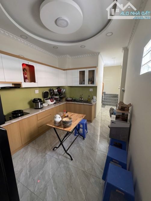 Bán gấp nhà đẹp ở ngay MTKD căn góc Cao Xuân Dục, xe hơi ngủ nhà, 68m2, SHR, chỉ 16.2 ty. - 2