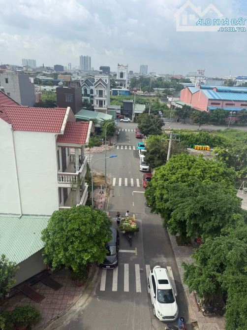 NHÀ Ở NGAY 3 TẦNG, 83.8M2 ( 6.8 x 12.3 ) FULL THỔ, NHỈN 4 ĐỒNG - 2