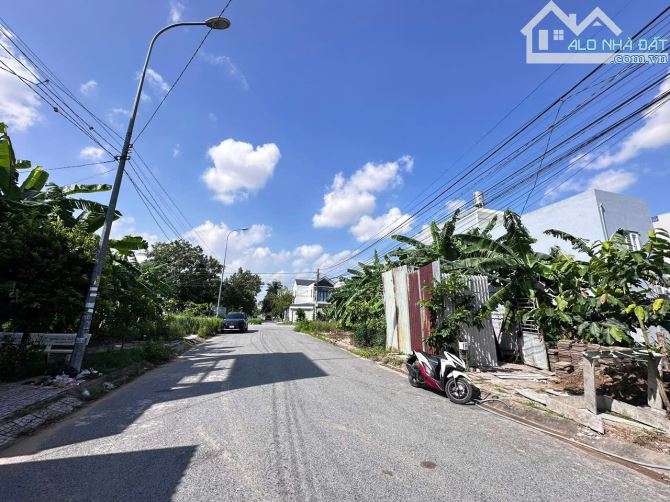 Kẹt cần bán đất 136m2 Hóc Môn giá 880 triệu sổ hồng riêng - 2