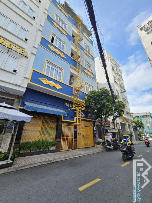 Khu văn phòng sát sân bay hẻm nhựa 6m  Đất 5*35 vuông đẹp gpxd 1 hầm 7 tầng - 2