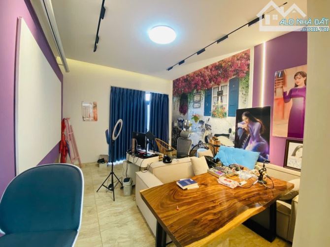 Bán Nhà  3 tầng TT thành phố Thủ Đức – 68m² – nội thất Châu Âu – nhỉnh 7 tỷ. - 2