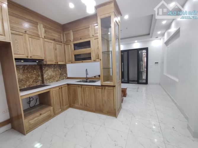 Bán nhà Văn Chương  gần phố gần hồ nhà mới koong  2 thoáng 43m 6 tầng thang máy giá 9.3 - 2