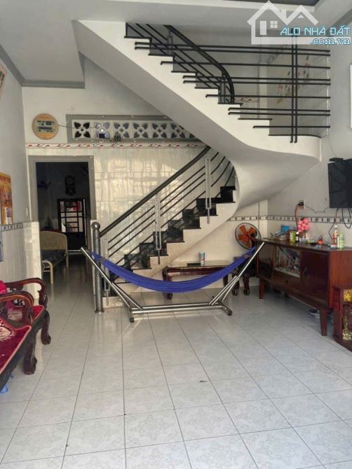 Chủ cần bán nhà 5x20m Hẻm gần mặt tiền Lê văn Khương Quận 12 giá rẻ 5.7 tỷ. - 2