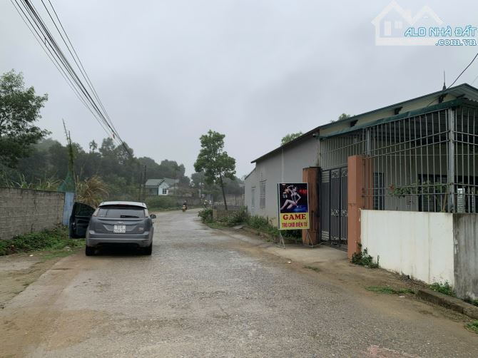 Cần bán căn nhà mặt đường bán mặt đường 20 m nằm trên mặt đường liên xã tại Nhuận Trạch - 2
