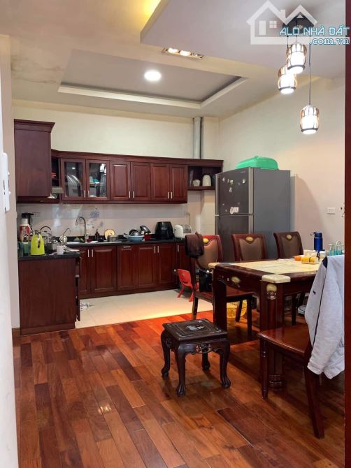 BÁN GẤP, NHÀ ĐẸP PHÂN LÔ, GIÁ RẺ NHẤT KHU VỰC DỊCH VỌNG, 260M, 5 TẦNG, HƠN 60 TỶ - 2