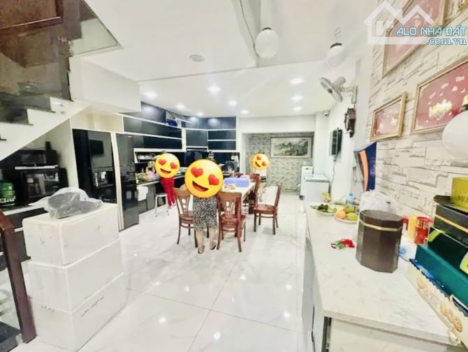 Gần đường số 7 - Khu Tên Lửa - 4 tầng - 5m x 20m - Nhà người nổi tiếng, thiết kế tuyệt đẹp - 2