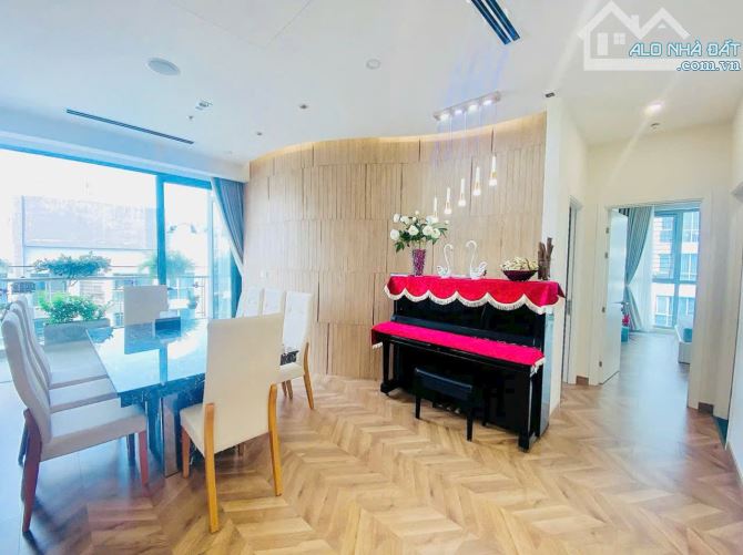 Penthouse  VHCP căn góc 3PN + 3wc - 166m2 Tầng 42 view thoáng, full nội thất, 25 tỷ - 2