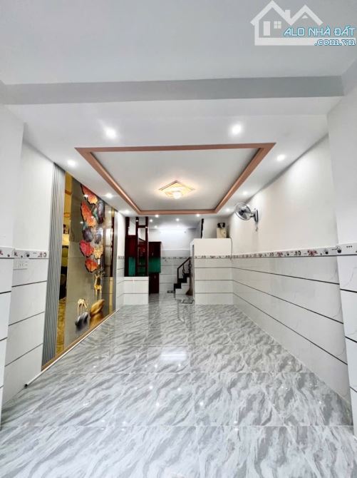 NHÀ MỚI 2 TẦNG - GẦN NGAY NGÃ 4 BỐN XÃ -4X10M - HẺM XE HƠI - CHỈ HƠN 4 TỶ - 2