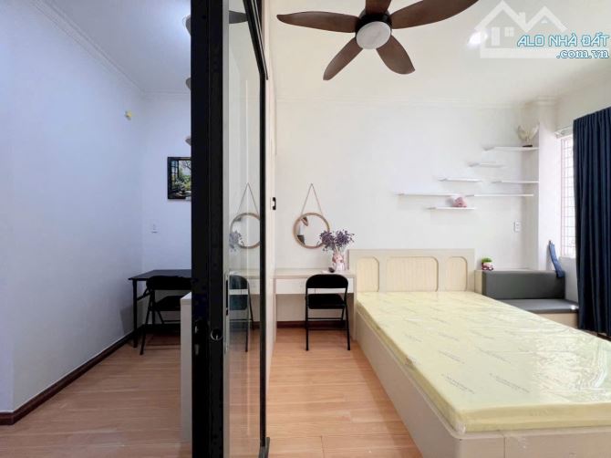 CĂN HỘ TÁCH BẾP FULL NỘI THẤT CỬA SỔ NGAY QUẬN 1 - 2
