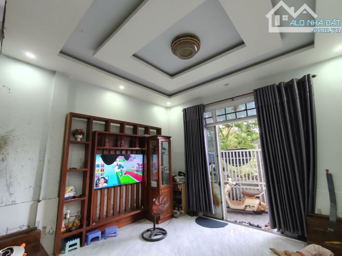 2 TỶ - NHÀ 2 TẦNG ĐỒNG KHỞI - GẦN PHÍA CÂY XĂNG - 3PN - CHO GIA ĐÌNH TRẺ - 2