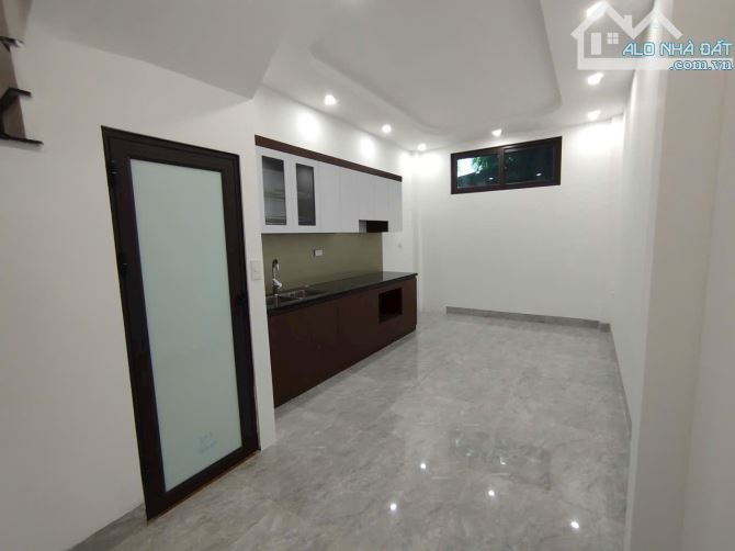 Hữu Lê, Hữu Hòa,ngay cầu,mặt ngõ ô tô,35m 5 tầng 4.15 tỷ - 2