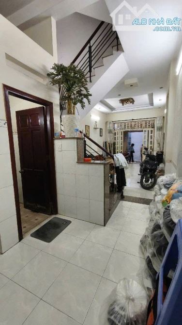 Hàng Hiếm - Trương Công Công Định - DT 4 x 13 - 4 tầng - giá 6.6 tỷ TL - 2