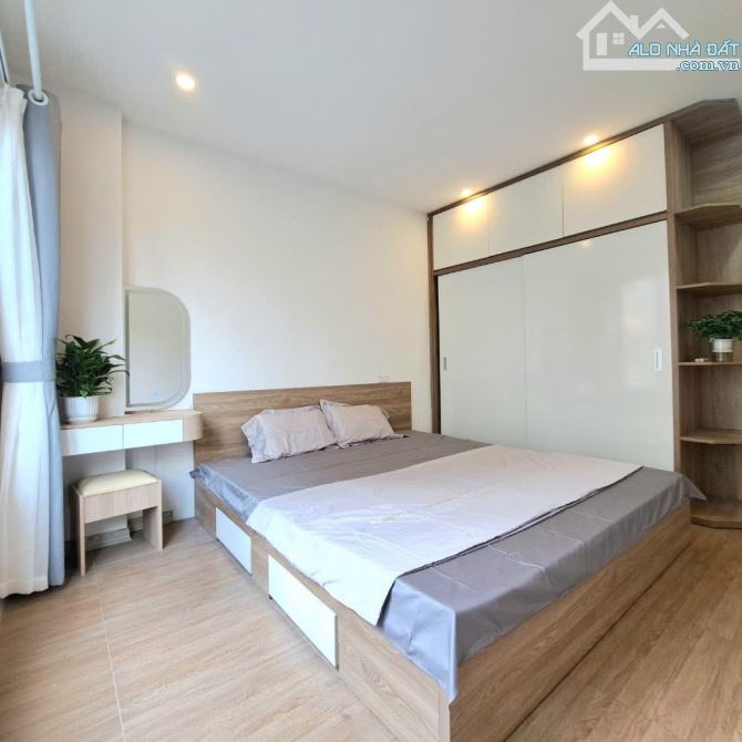 Bán nhà Lĩnh Nam 6 tầng xây mới full nội thất ở luôn,giá 7.05 tỷ! - 2