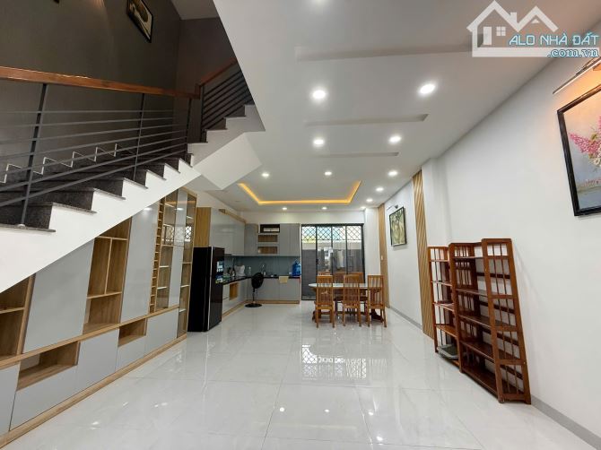 Bán nhanh nhà khu đô thị mỹ gia gói 2 đường rộng 16 m đường thông. - 2