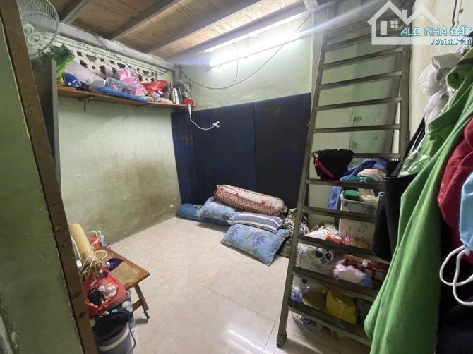 Nhà bán hẻm xe hơi Bến Vân Đồn Quận 4, 80m2, vị trí đẹp sát ngay quận 1 - 2