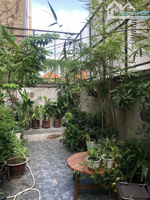 CH Quận 1, Hai Bà Trưng, DTSD 220m2, 3PN, PK, căn duy nhất có sân vườn - 2